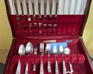 Oneida Community Coronation Silverplate 53 Pc Flatware!