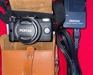 Pentax Q Digital Camera w/Charger!
