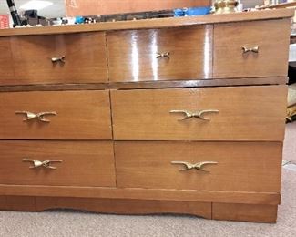 Mid Century Modern 5 pcs. Bedroom set. Dresser w/ mirror, chest of drawers, head/foot boards w adjusting bowstring and mattress