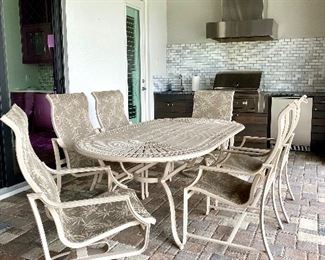 Tropitone Patio Dining Set