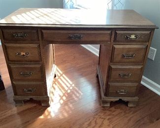 Wooden desk / 6 drawers