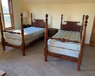 Pair of twin poster beds in good condition