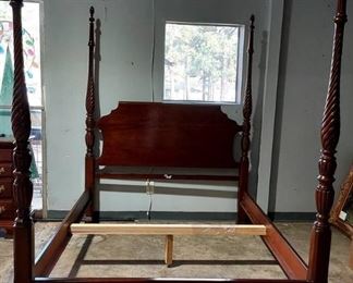 Nice Lexington Queen Size Cherry Platform Poster Bed
