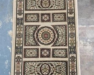 Nice Tan Burgundy Green Throw Rug