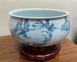 Blue & white Asian bowl