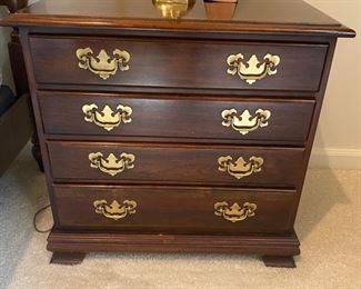 Bedside chest
