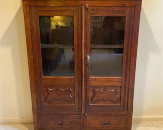 Wood bookcase w/doors