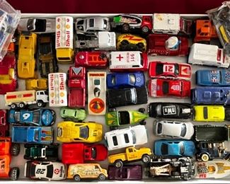LOT OF VINTAGE MATCHBOX ETC. 