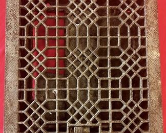 ANTIQUE CAST IRON FLOOR GRATE 