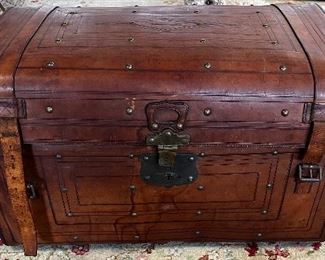 ANTIQUE 19th CENTURY LEATHER TRUNK 