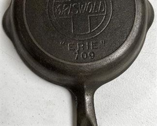 GRISWOLD #3 CAST IRON SKILLET 