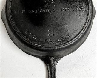 GRISWOLD “VICTOR” #8 CAST IRON SKILLET 