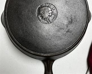 RARE WAPAK #7 INDIAN HEAD MARK CAST IRON SKILLET 