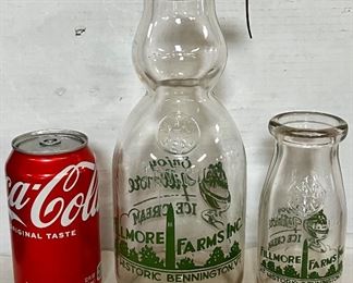 2 RARE “FILLMORE FARMS INC. HISTORIC BENNINGTON VT” MILK BOTTLES WITH GREEN PYRO DECORATION INCLUDING BENNINGTON MONUMENT 