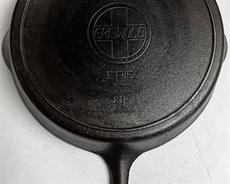RARE GRISWOLD #11 “GHOST” CAST IRON SKILLET 