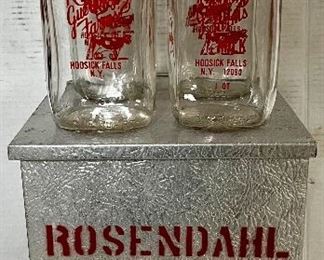 HOOSICK FALLS NY MILK BOTTLE BOX W/ 4 MATCHING MILK BOTTLES 