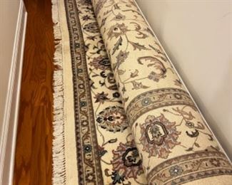 Area Rug: approx 10x15