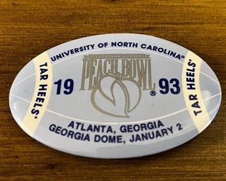 1993 UNC Peach Bowl Pin Back Button