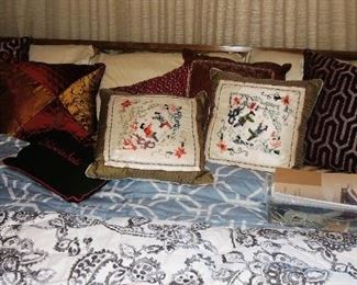 King adjustable bed with Tempur-Pedic Mattress