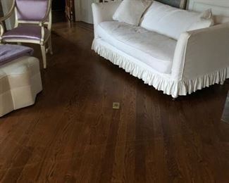 Shabby Chic sofa in excellent condition. Removable covers for cleaning.