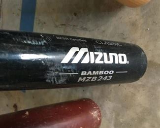 Mizuno Bamboo MZB243 Classic 32" Baseball Bat Black. $12