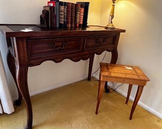 ASSORTED TABLES AND LAMPS