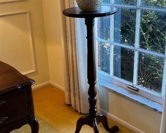 PLANT PEDESTAL TABLE