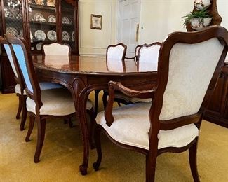 LOVELY TABLE AND CHAIRS