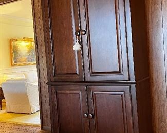 ENTERTAINMENT CABINET
