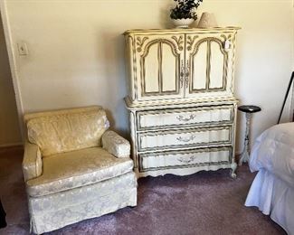 SMALLER MATCHING CHEST