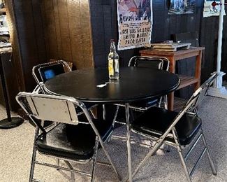 COOL TABLE AND CHAIR SET