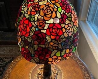 Tiffany Style-Stained Glass Table Lamp with Rose Motif