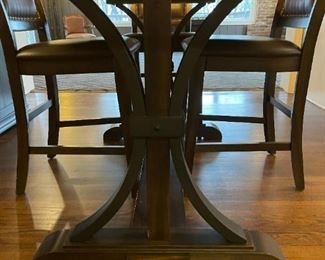 Great Veca Furniture Dining Room Set with 2 Leaves