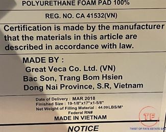 Great Veca Furniture Dining Room Set with 2 Leaves