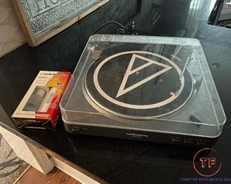 Audio-Technica AT-LP60 Turntable