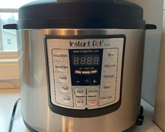 Instant Pot IP-LUX 6-in-1 Pressure Cooker