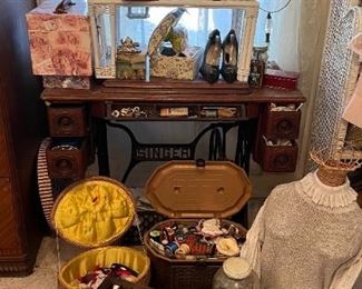 Vintage Sewing Singer