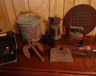 VINTAGE BAIT BUCKET - PRIMITIVE TOOLS - IRONS 