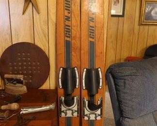 CUT N JUMP VINTAGE WOODEN SKIES 