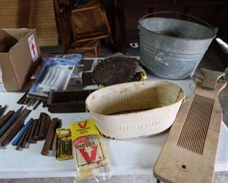 HAND TOOLS - FISH FILET - VINTAGE BUCKET