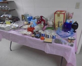 Table of collectable glass