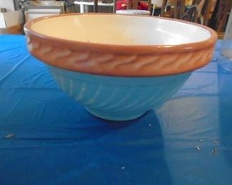 Crockery bowl