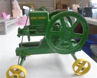 Toy John Deere hit-n-miss