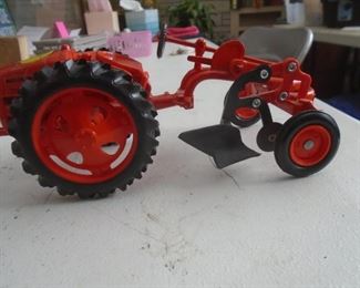 Toy tractor