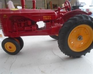 Toy tractor