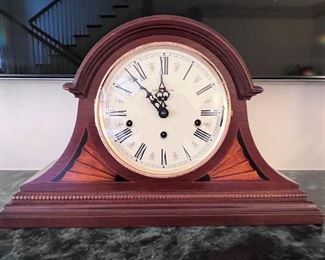 Howard Miller mantle clock - beautiful chimes!