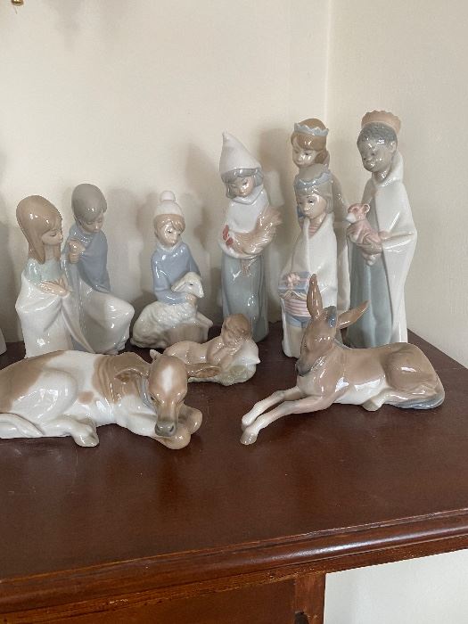 Lladro Children Nativity 