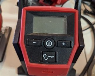 Milwaukee Compact Inflator