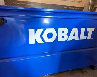 Kobalt Chest