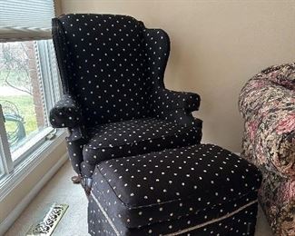 THOMASVILLE UPHOLSTERED ACCENT CHAIR AND OTTOMAN